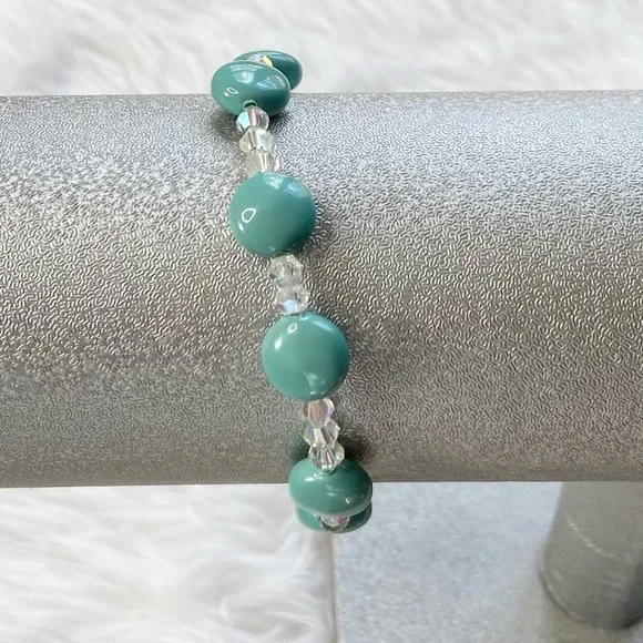 Aventurine and Crystal Bracelet - Picture 4 of 7